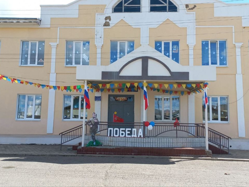 Школы и библиотеки Дульдургинского района приняли участие во Всероссийской патриотической акции «Окна Победы»